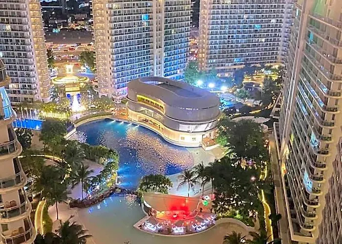 Отель Azure Affordable Staycation Манила