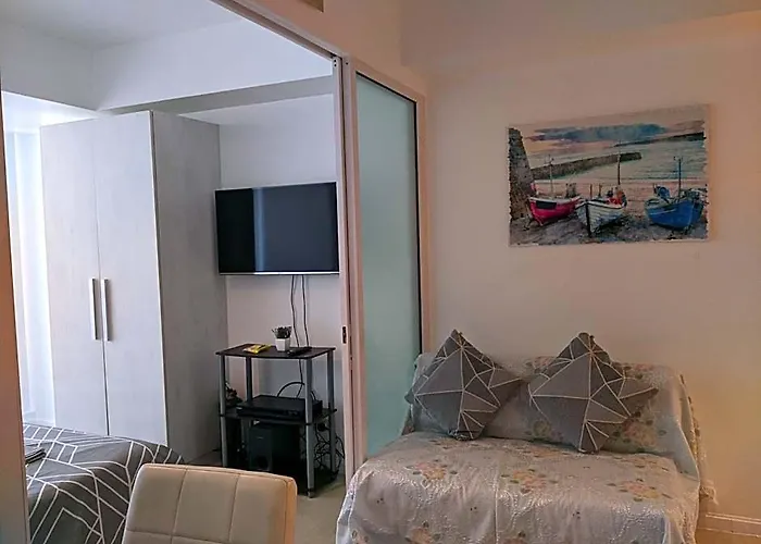 Azure Affordable Staycation 5* Манила